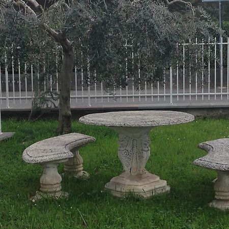 Casa Armonia Apartment Peschiera del Garda Bagian luar foto