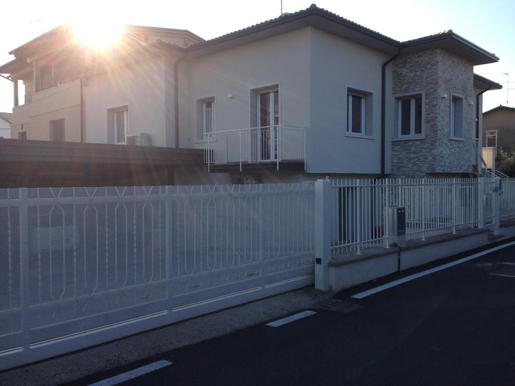 Casa Armonia Apartment Peschiera del Garda Bagian luar foto