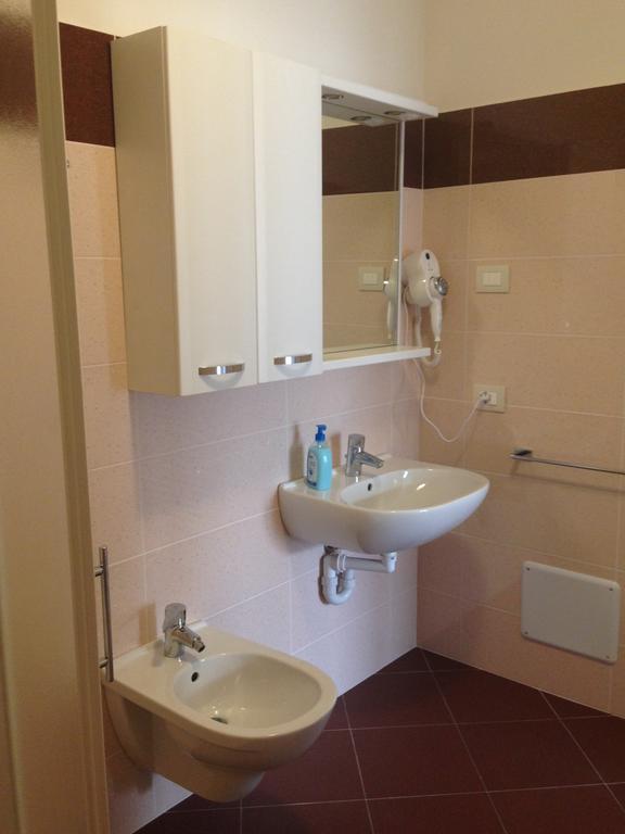 Casa Armonia Apartment Peschiera del Garda Bagian luar foto
