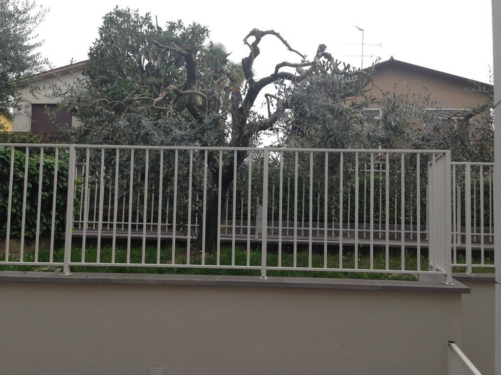 Casa Armonia Apartment Peschiera del Garda Bagian luar foto