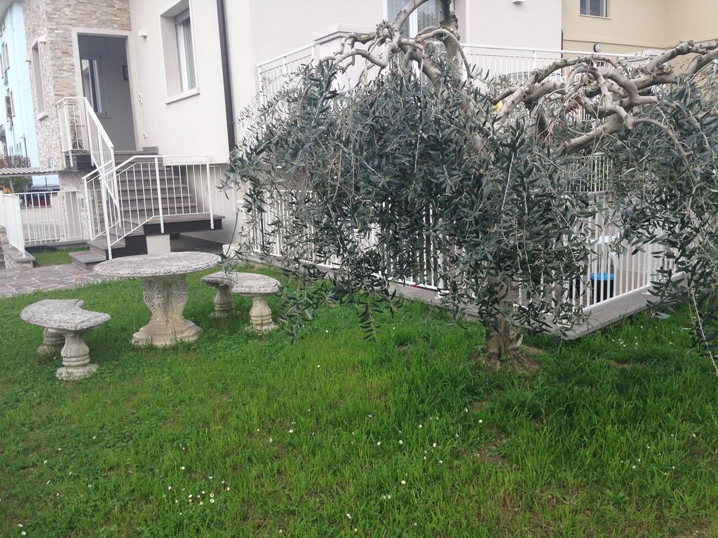 Casa Armonia Apartment Peschiera del Garda Bagian luar foto